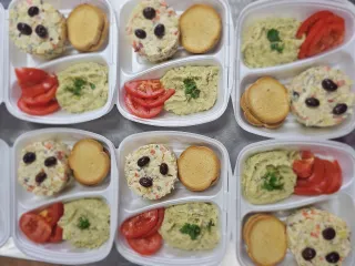 Miniplatou duo salate ( salata boeuf cu vita + salata de vinete cu maio de casa )